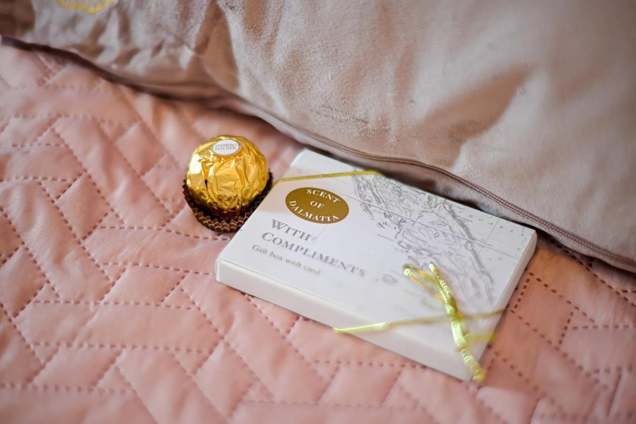 Luxury Apartment Laura ซาดาร์ ภายนอก รูปภาพ