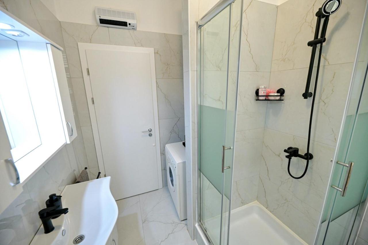 Luxury Apartment Laura ซาดาร์ ภายนอก รูปภาพ